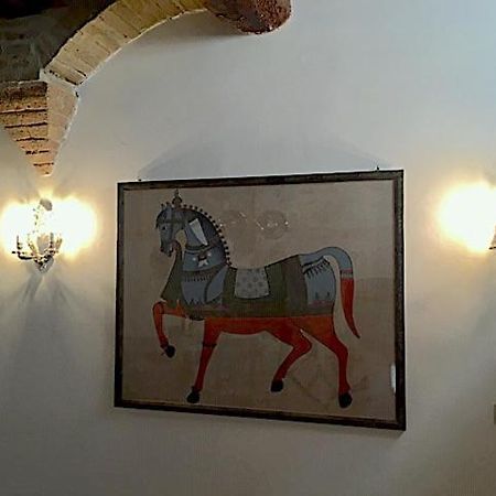 Apartamento L'Arco Romano Foligno Exterior foto