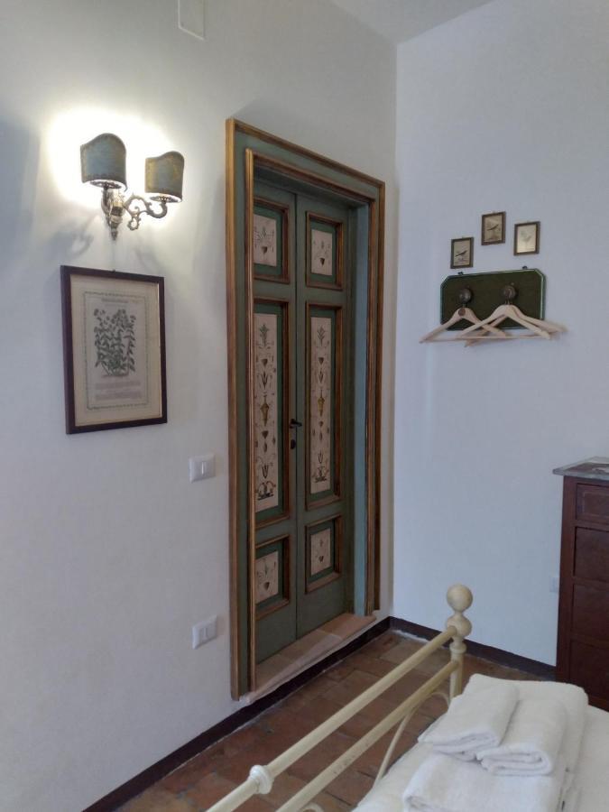 Apartamento L'Arco Romano Foligno Exterior foto